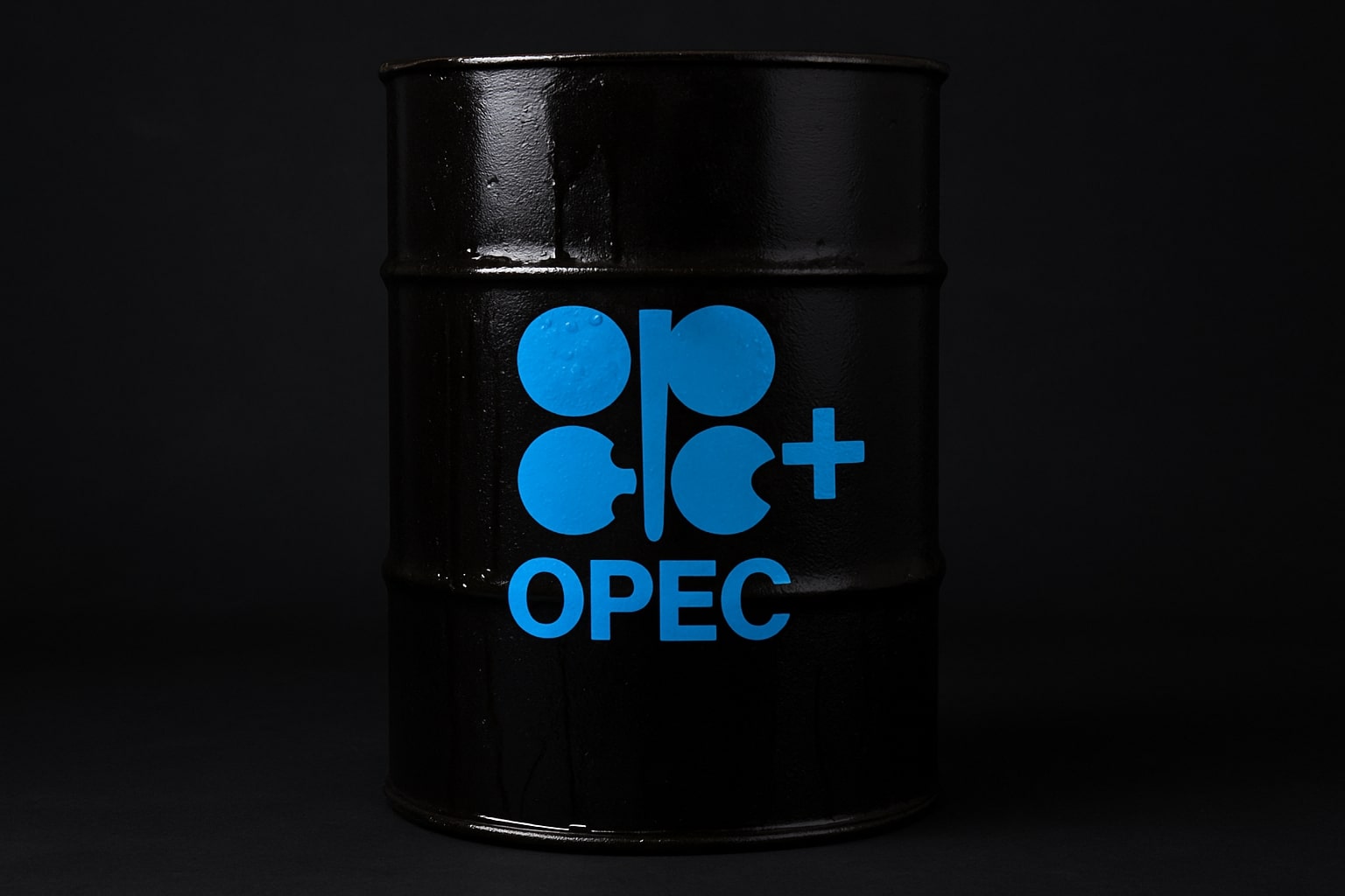 Oil Prices Slide as WTI Hits $62.80 and Brent $65.85 on Supply Glut and Tariff Risks