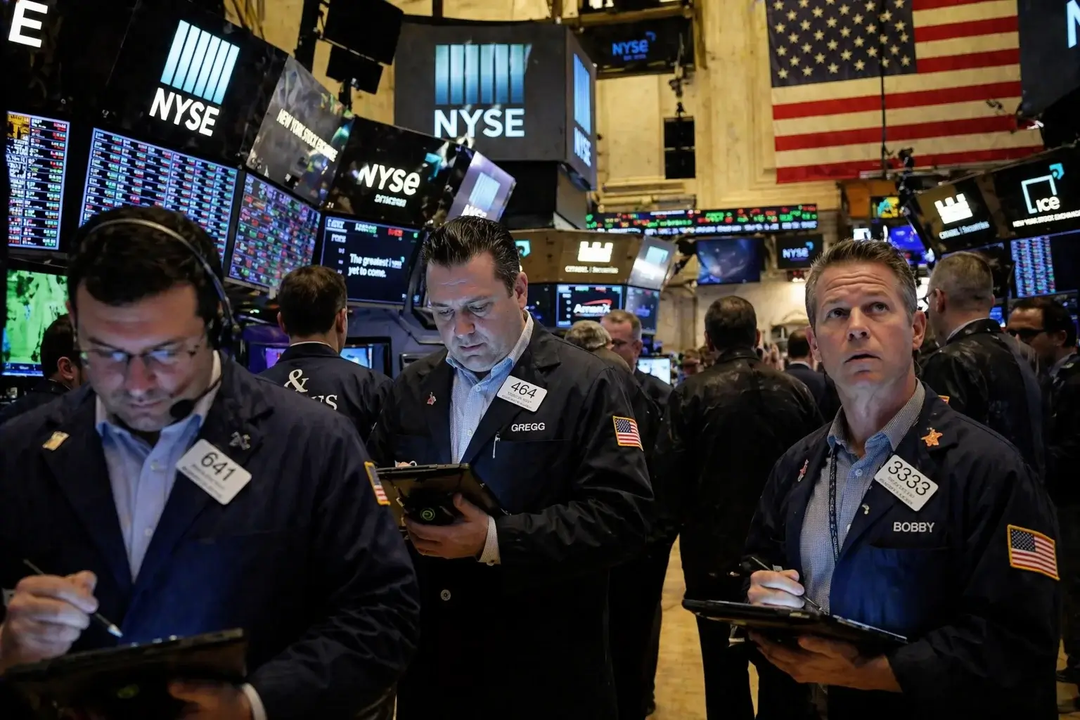 Stock Market Today: Nasdaq and S&P 500 Climb as INTC Detonates 24% to $82.88, Dow Slides 186 Points on CHTR and HCA Misfires