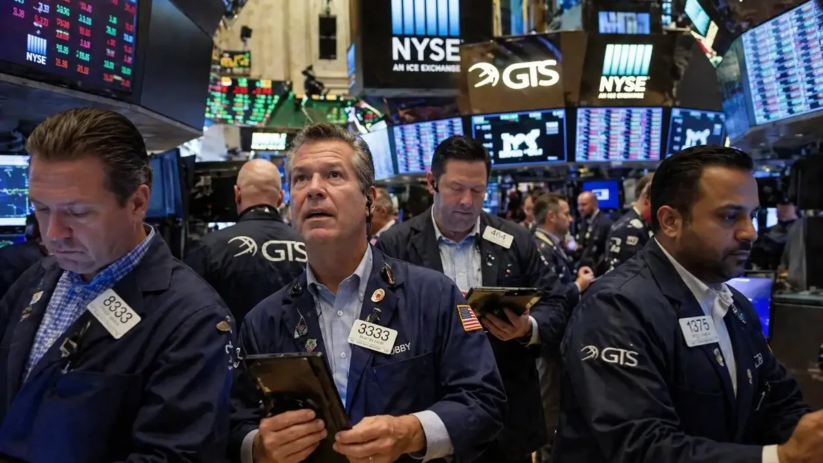Stock Market Today: Dow -295 Points, S&P 500 Flat, Nasdaq Steady; STX Up 14%, HOOD Drops 13% Before Powell, Big Tech Earnings