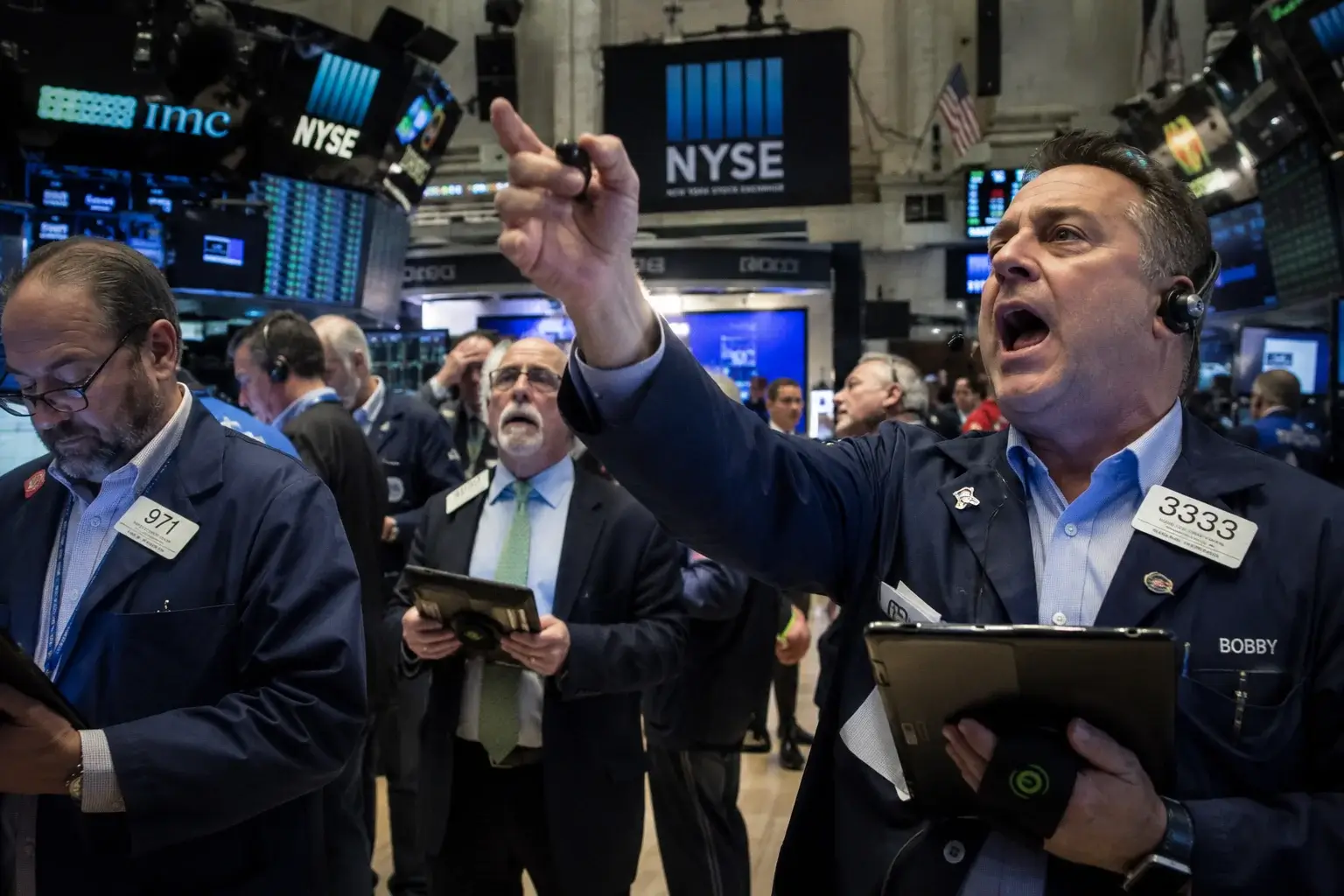 Stock Market Today: S&P 500 (^GSPC), Nasdaq (^IXIC), Dow (^DJI) Drop as Oil Surges on Iran; Nvidia (NVDA) Sinks Despite Beat
