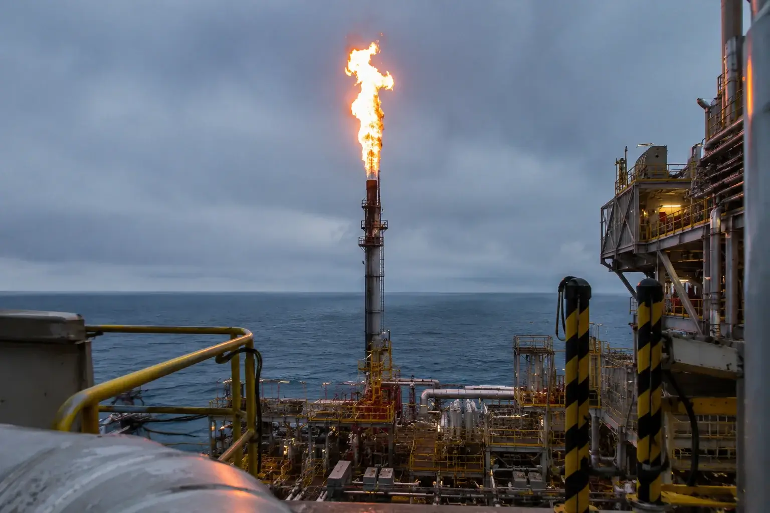 Natural Gas Holds $3.15 as Summer Heat Battles a Comfortable Storage Cushion