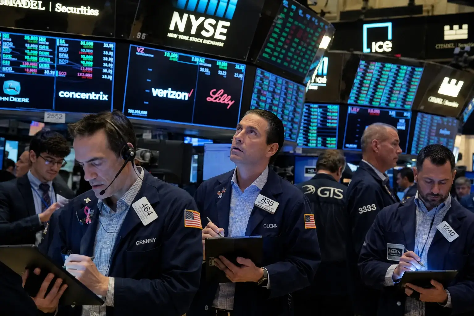 Nasdaq Rips 201 Points to 25,499 and S&P 500 Climbs 0.55% as Iran Stand-Down Revives AI Trade; Comcast Soars 26% on Breakup