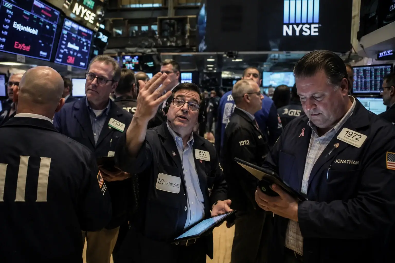 Meta Rips 10% on Cloud Pivot as Chips Roll Over, Dow Prints Fresh Record to Open Q3