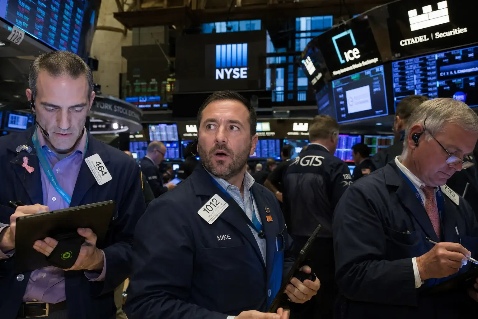 S&P 500 Slides 0.8%, Nasdaq Loses 1.5% and Dow Falls 365 Points as Brent Crude Breaks $100 and Google Drops 5% on $205 Billion Capex Guide